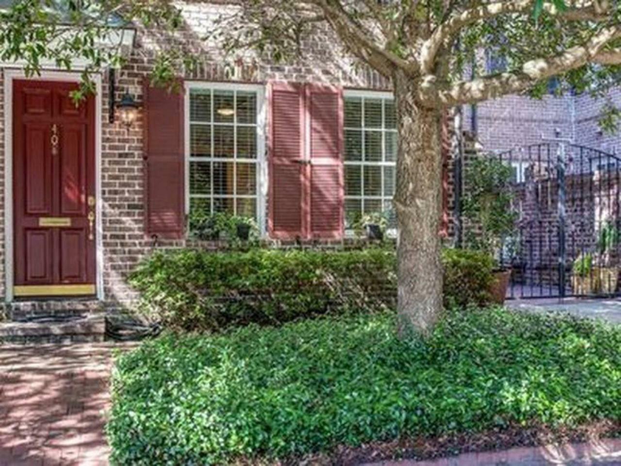 Beautiful 3Bed Townhome In Historic Downtown Savannah Exterior foto